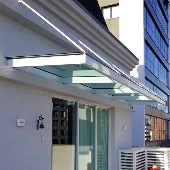 Cobertura de Vidro Fumê — Instalação 4